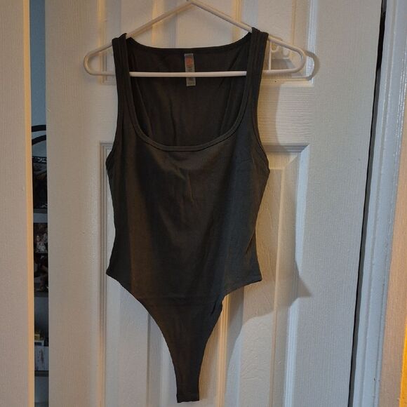💲1️⃣0️⃣ Bundled ✔️Mono B Charcoal Grey Ribbed Sleeveless Thong Bodysuit Large - Picture 4 of 7